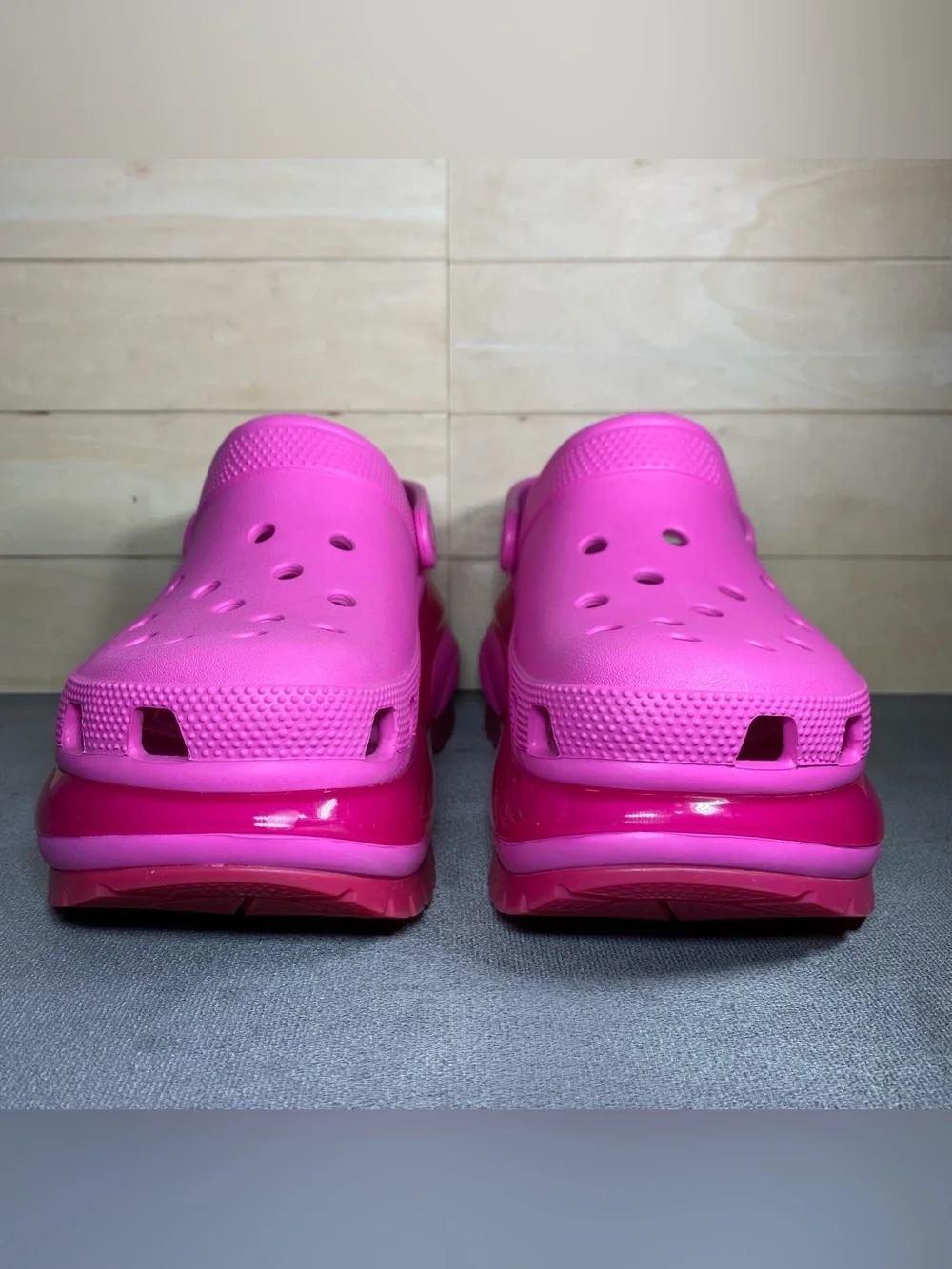 Crocs Classic Mega Crush Clogs Pink Women's Size 8 Shoes Chunky Platforms